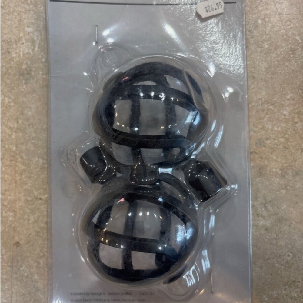 Curtain rod ends